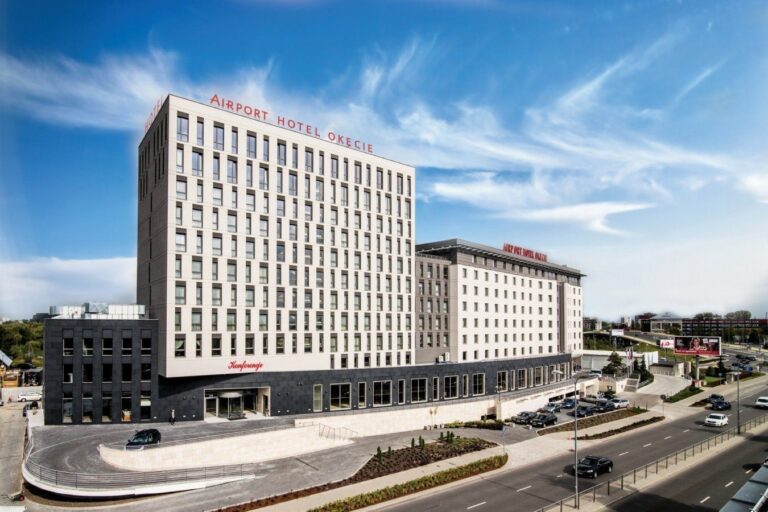 Fasada-Hotel-Airport-Okecie-Warszawa002